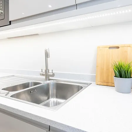 Harvey Nic's & Designer Quarter 74 Ch * Leeds (West Yorkshire)