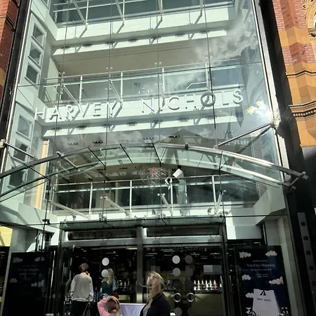 Harvey Nic's & Designer Quarter 74 Ch Appartement