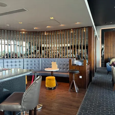 Harvey Nic's & Designer Quarter 74 Ch *