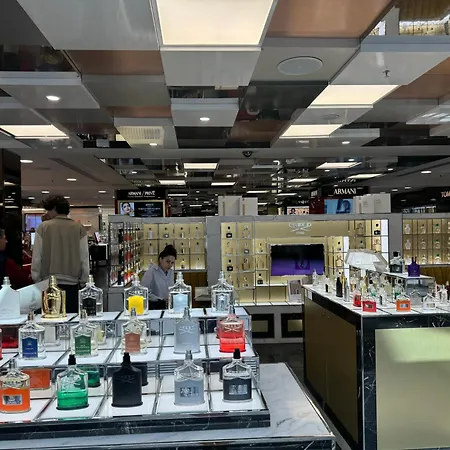 Harvey Nic's & Designer Quarter 74 Ch לידס