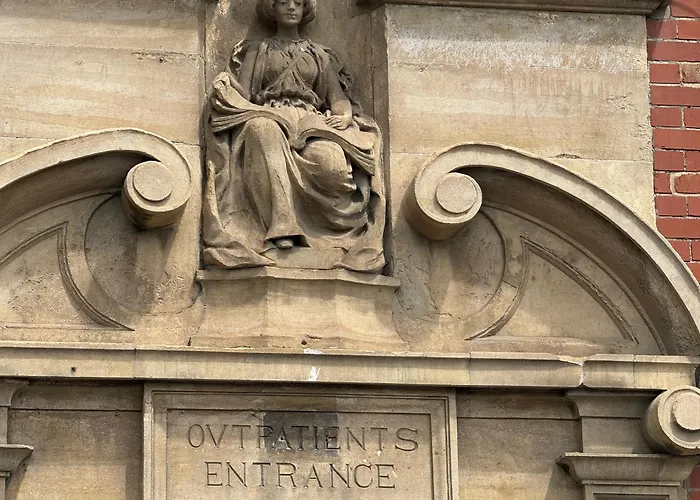 Harvey Nic's & Designer Quarter 74 Ch לידס