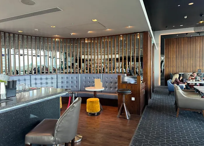 Harvey Nic's & Designer Quarter 74 Ch *