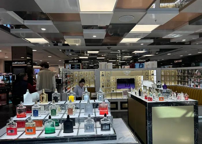 Harvey Nic's & Designer Quarter 74 Ch Лідс