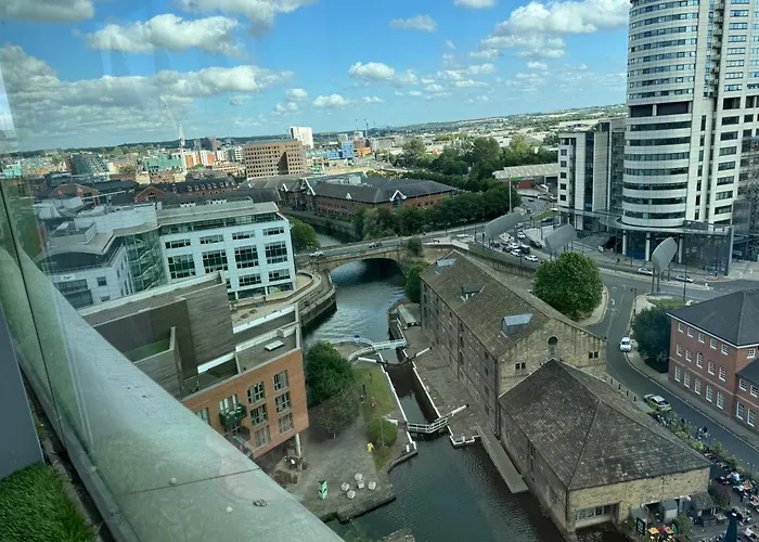 Harvey Nic's & Designer Quarter 74 Ch * Лидс